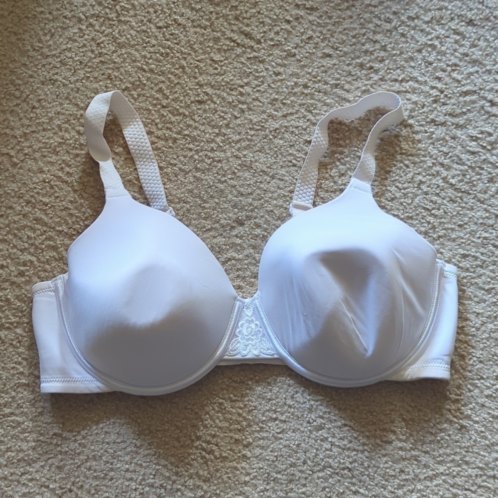 Vanity Fair White Four Clasp Adjustable Straps Tshirt Bra Size 40D